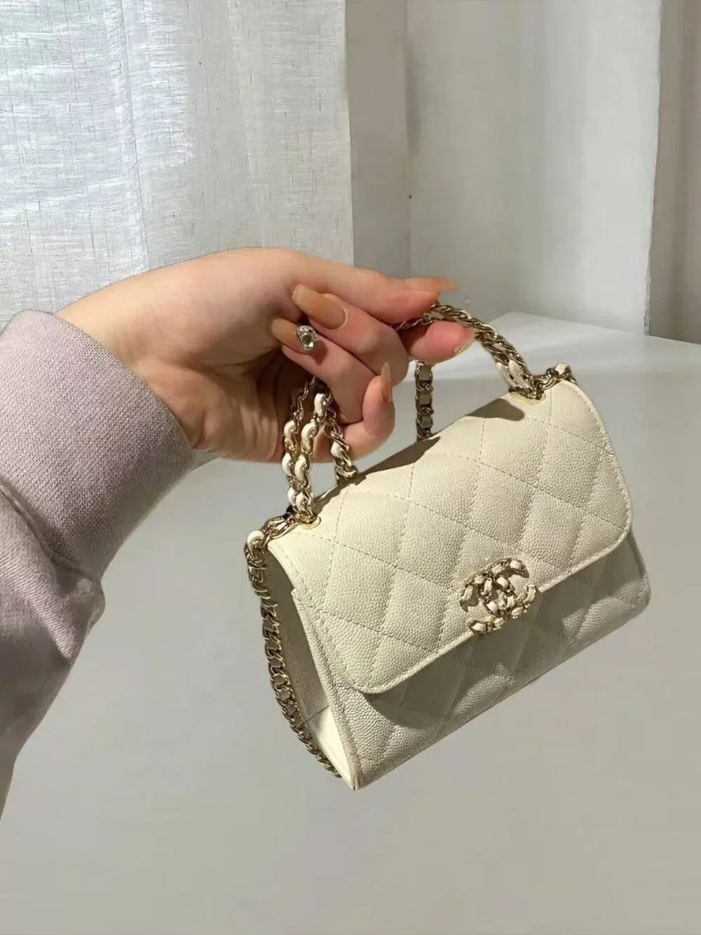 Classic CHANEL Bag: A Stylish and Versatile Choice for Elegance